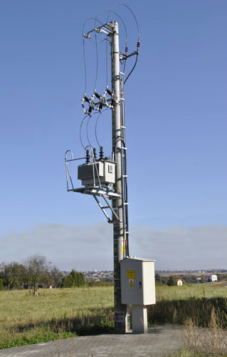 POLE MOUNT TRANSFORMER STATIONS